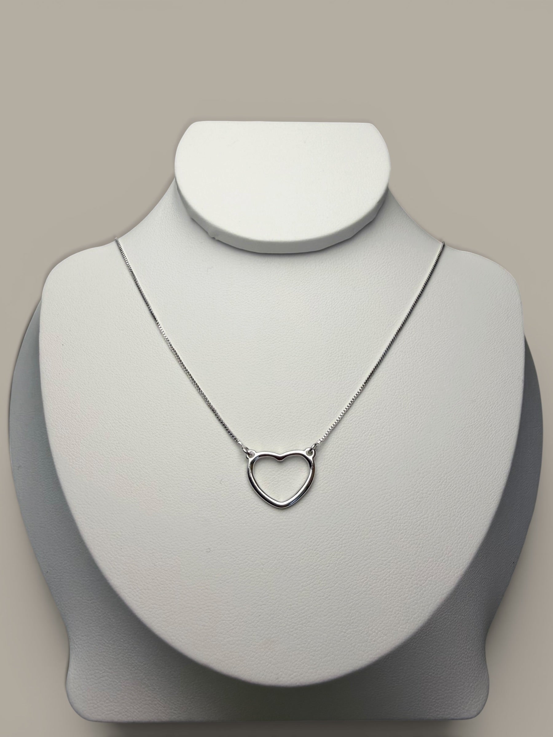 Vitória Régia Necklace