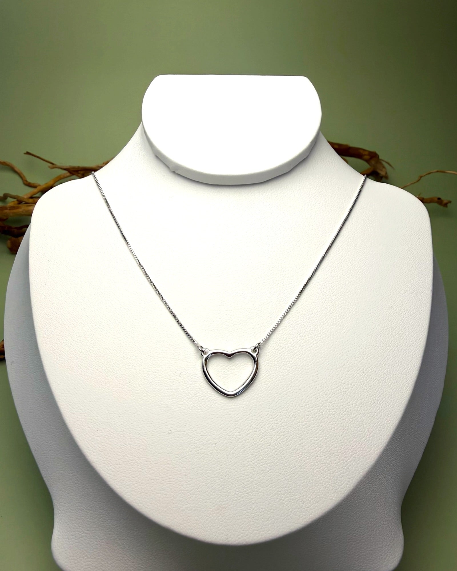 Vitória Régia Necklace