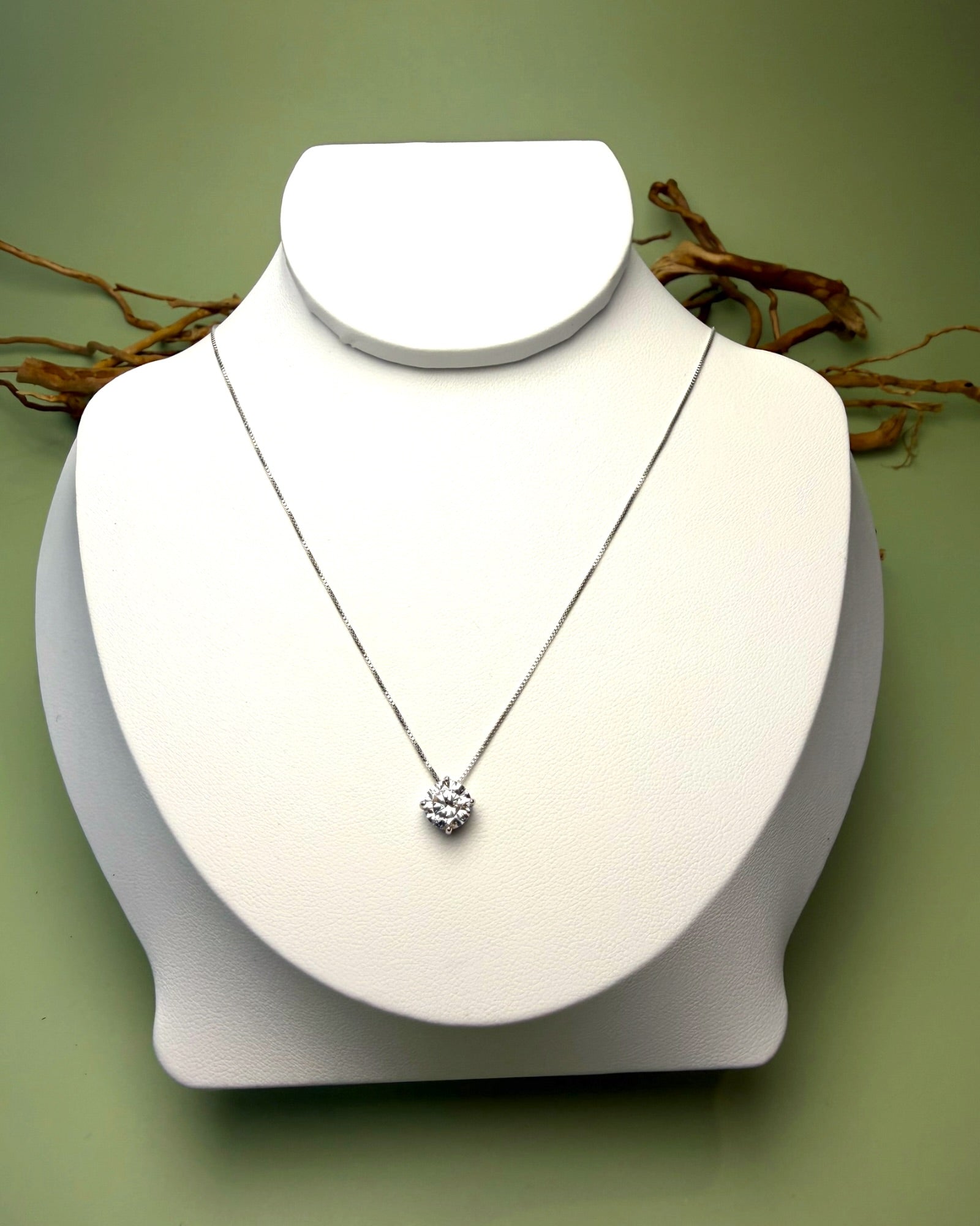 Lua Cristalina Necklace